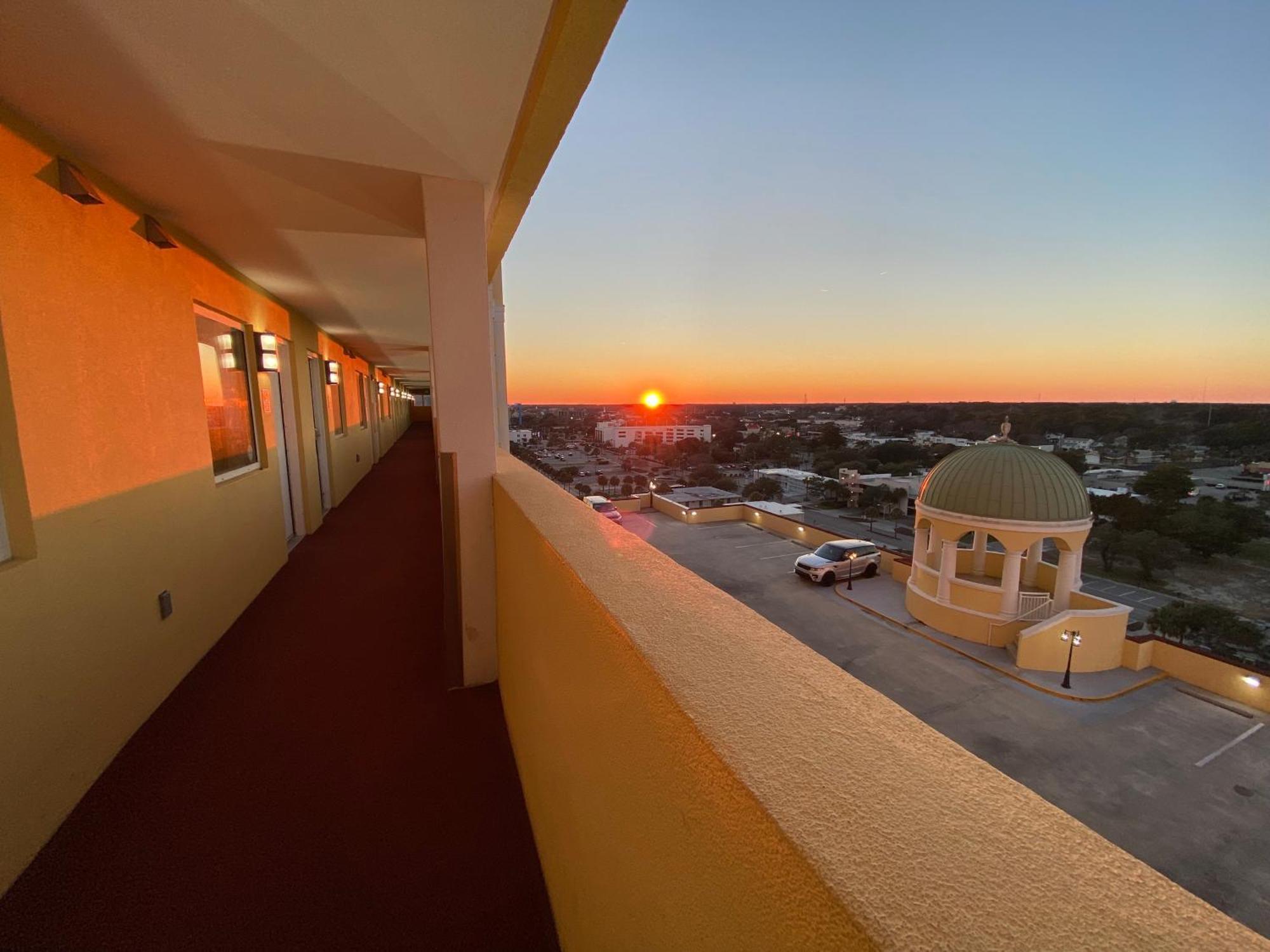 Camelot By The Sea Ocean Front Condo Мертл-Біч Екстер'єр фото